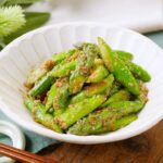 【アスパラガスのごま和え】レンジでパパッと作れる簡単副菜!火を使わず完成♪食材1つ|macaroni(マカロニ)