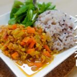 【ヴイーガン料理レシピ】野菜が主役の簡単大豆ミートカレー