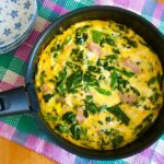 フライパンで混ぜるだけ！メインディッシュにもなる冷凍ほうれん草のキッシュ風　洗い物最少　ワンパンレシピ