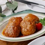 【レンジ煮込みハンバーグ】フライパン不要!レンジなのにジューシー!メインおかずに♪|macaroni(マカロニ)