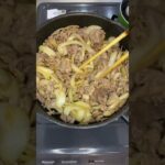 【簡単】みそ豚丼 #shorts #料理 #グルメ #自炊 #簡単レシピ #肉 #にく#radwimps #味噌汁’s #自炊初心者 #丼 #ぶた肉 #豚肉 #節約レシピ #節約 #モテる #挑戦