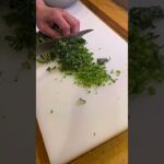 料理人の日常の音57 モロヘイヤみじん切りの音　夏野菜の代表格！王様の野菜モロヘイヤには特に夏に摂りたい栄養素も豊富！レシピも概要欄で　#夏野菜　#夏野菜レシピ　#野菜　#asmr