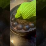 ダッチオーブンで鬼厚ほうとう手羽元うどんを作った。手羽元のいいダシが格別です。#手羽元 #うどん #ほうとう #ダッチオーブン #料理