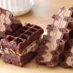 チョコレートワッフルサンドの作り方：オーブンなし・米粉のスイーツ｜HidaMari Cooking