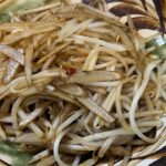 コストパフォマンス最高の副菜です！＜もやしとごぼうのきんぴら＞　 #男の料理 #男飯 #おうちごはん #料理好きな人と繋がりたい #社長 #きんぴら #簡単レシピ #ごぼう #もやし