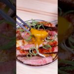 至高のステーキ丼🐮レシピ有り●ご飯、キムチ、ステーキ、卵黄焼き肉のタレ、ネギ#cooking  #asmr #mukbang  #food #Shorts
