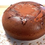 ホットケーキミックスと板チョコで！表面サクサクで中はしっとり「炊飯器焼きチョコココアケーキ｣#チョコレートケーキ #バレンタインチョコ #ココア #ケーキのレシピ #炊飯器ケーキ