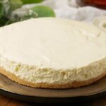 【ゼラチンなしのレアチーズケーキ】メイン材料はクリームチーズと生クリームだけ!